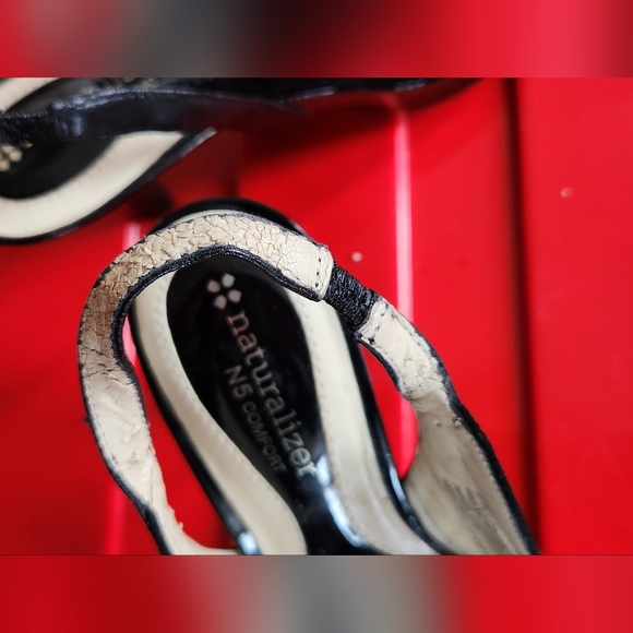 Naturalizer Black slingback pumps - Picture 9 of 10